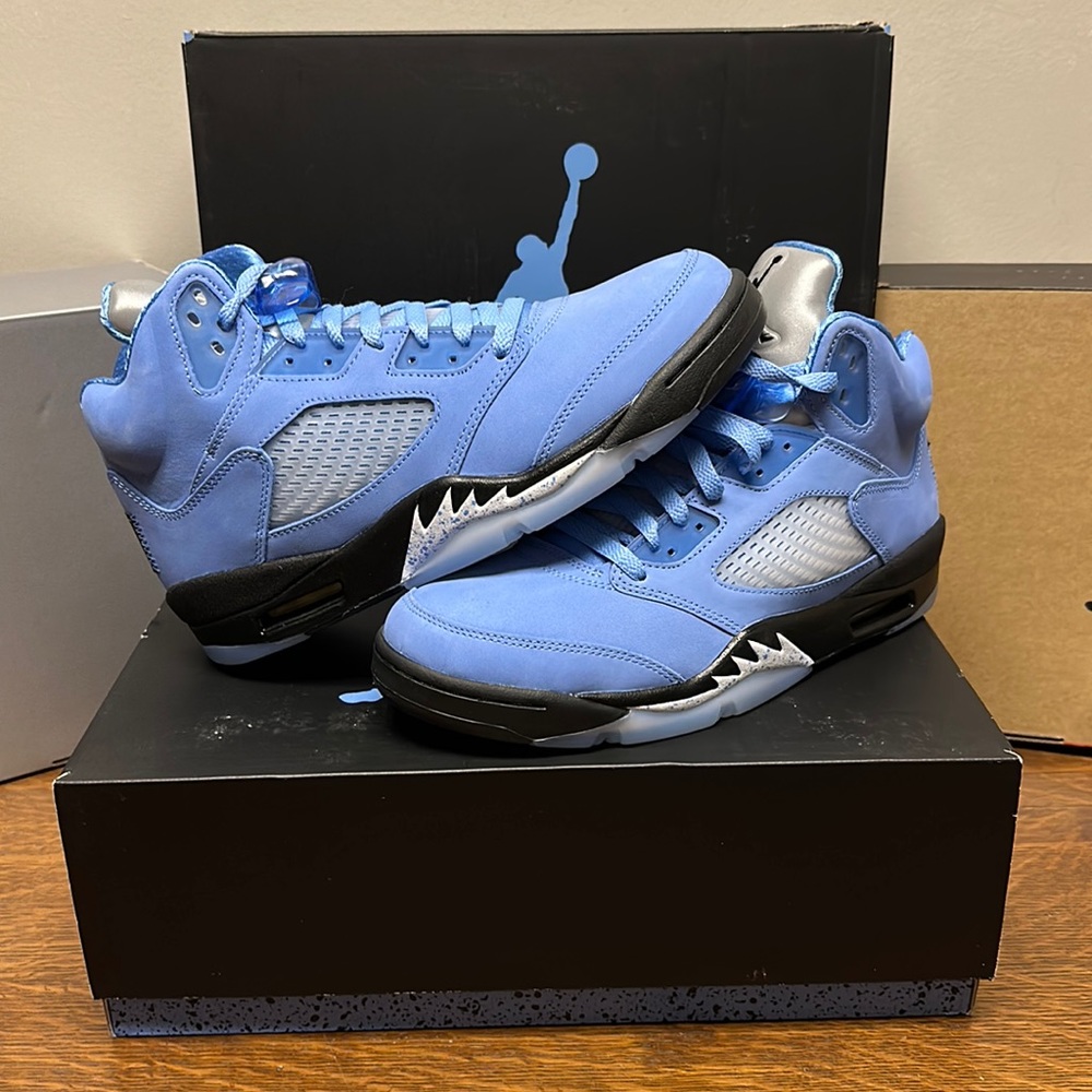 Air Jordan 5 UNC size 9.5 & 11.5